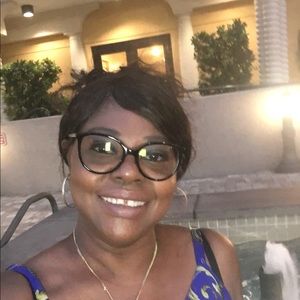 Meet your Posher, Shirley